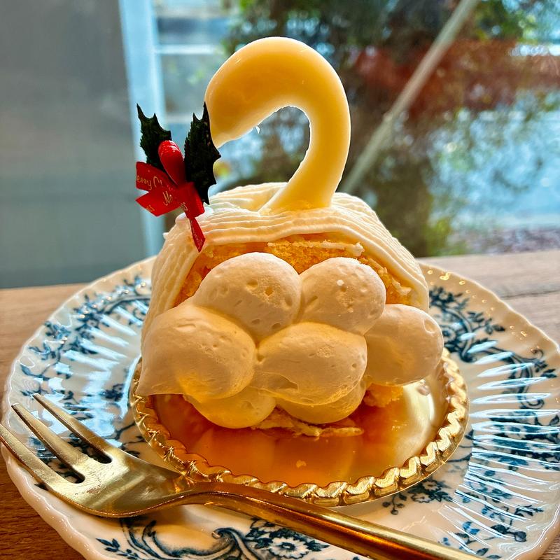 スワンケーキ(太陽ノ塔 洋菓子店)