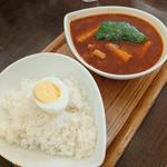 スープカレー(赤)　チキン(鴻オオドリー 神田駿河台店)