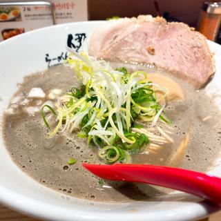 豚骨魚介らーめん味玉入り