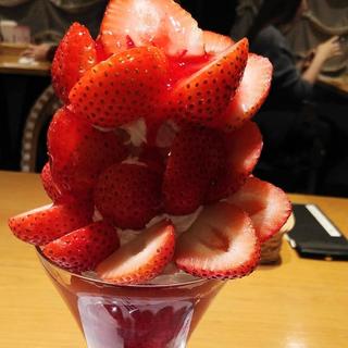 いちごのパフェ