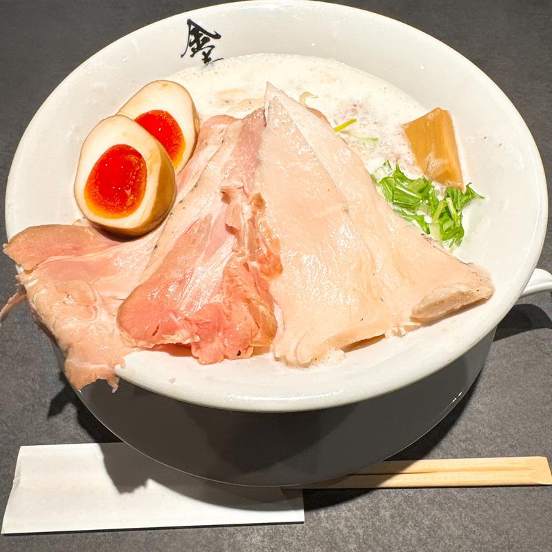 鶏白湯ラーメン特製トッピング(鶏白湯らーめん・つけ麺 金麦 難波店)