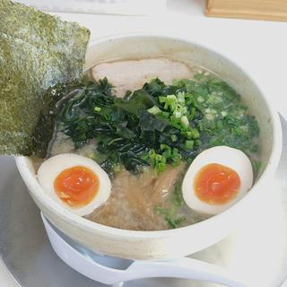 中華そば 背脂 ワカメ 玉子(麺や光)