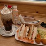 コメダポテトサンドプレート ウインナーアイスコーヒープレート(コメダ珈琲店 調布仙川店 )