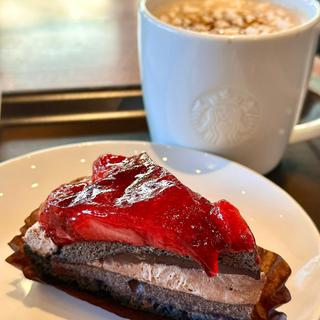 ストロベリー&チョコレートタルト スモアチョコレートラテ(スターバックスコーヒー 芦花公園店)