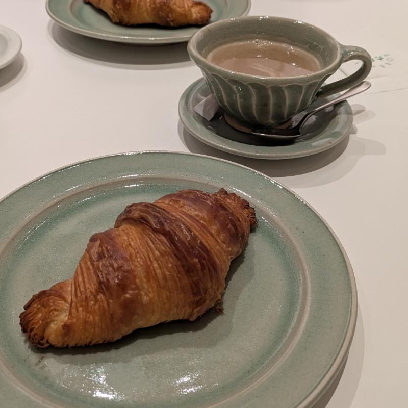 焼き立てクロワッサン(六花亭福住店)