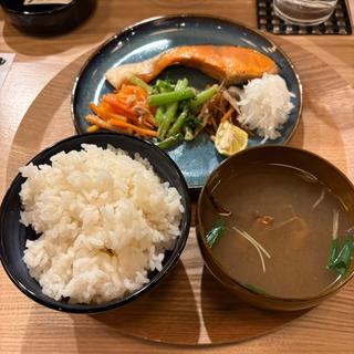 シャケ定食(ハレ食 ととと)