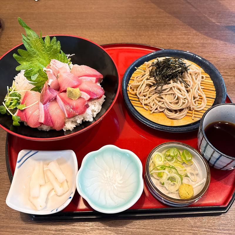 寒ブリ丼と麺(サガミ 富田林店)