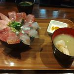 おまかせ丼(海鮮丼てんや)