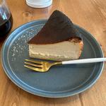 キャラメルバスクチーズケーキ(MAINICHI COFFEE)