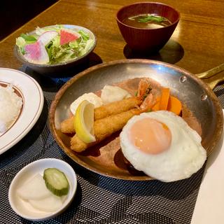 源ちゃんオリジナル洋食ランチ自家製手ごねハンバーグぷりっぷりの海老フライ