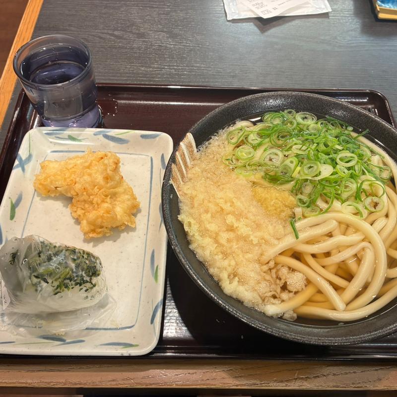 かけうどん大＋とり天＋菜めしおにぎり(讃岐製麺 麦まる 八重洲地下街南口店)