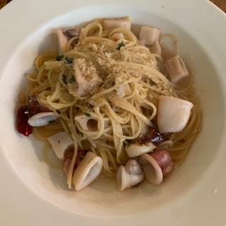 ヤリイカとれんこんのペペロンチーノ(ニチーノ)