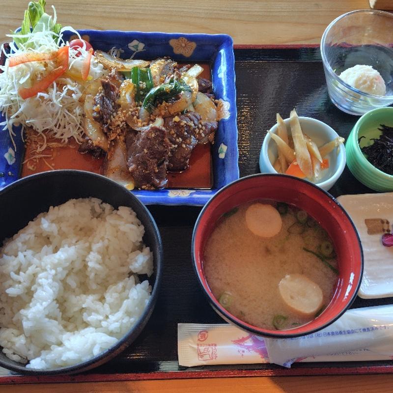 鯨焼肉定食(フードコート（道の駅 たいじ）)