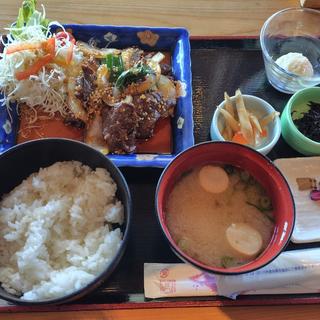 鯨焼肉定食(フードコート（道の駅 たいじ）)