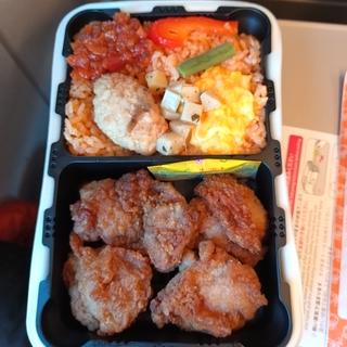 チキン弁当デラックス(駅弁屋 新幹線南乗換口店)
