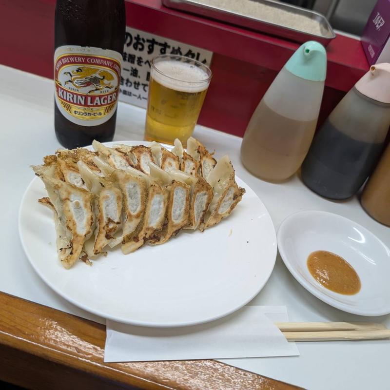 餃子(赤萬 三宮店)