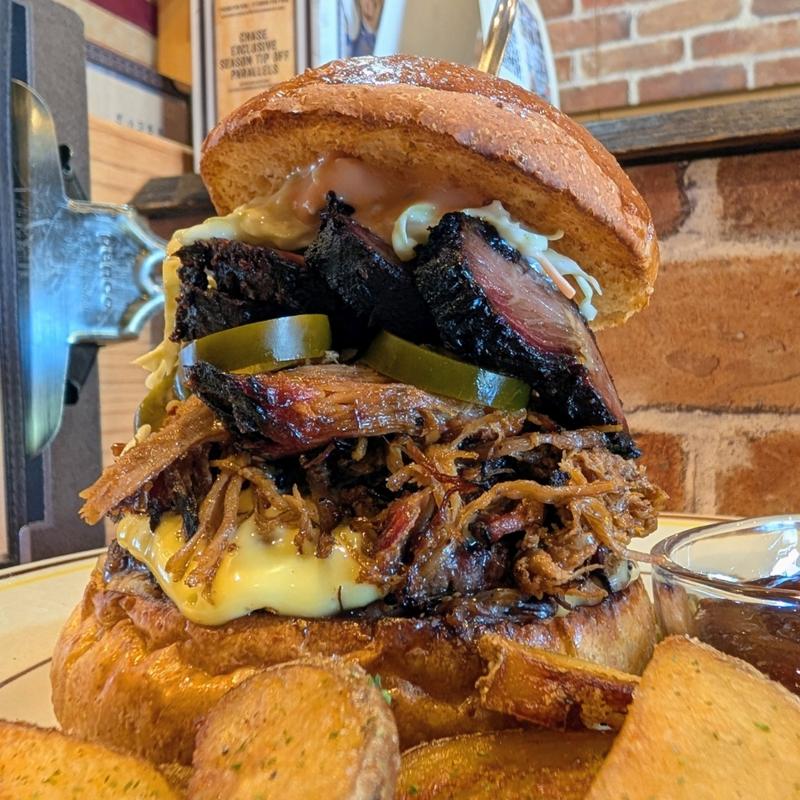 マネーマッスルプルドポークバーガー 黒豚ver.(CADENCE)