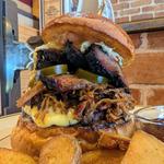 マネーマッスルプルドポークバーガー 黒豚ver.