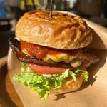 自家製ベーコンチーズバーガー(燻製工房 一服屋/Burger&Gelato Luana)