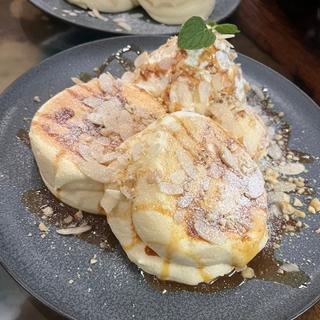 キャラメルナッツパンケーキ(Caldo Abbraccio(カルド アブラッチョ))