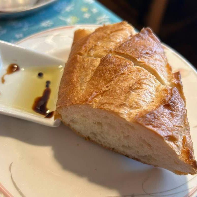 パン(洋食処 たぁとばん)