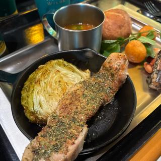 焚き火料理ポーク(ディスカバリー・レストラン)