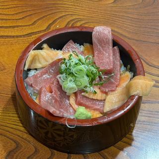 サーモンとたっぷりとろの二色丼(ゆたか寿司 )