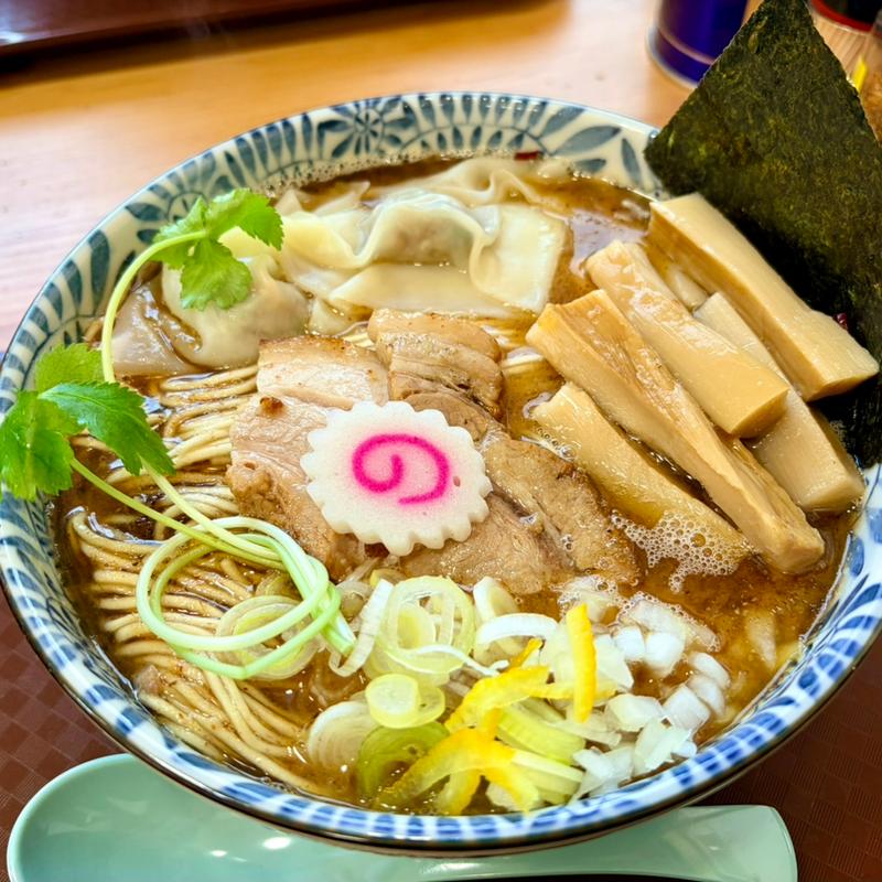 ラーメン大盛り＋ワンタン＋メンマ(らーめん理庵)