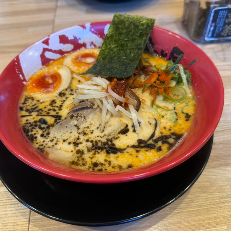 とろーり煮玉子赤辛牛白湯(ラーメンまこと屋 名古屋東茶屋店)