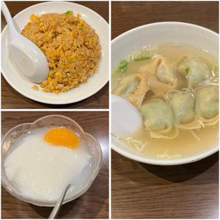 ランチセット　上海風野菜肉雲呑+半炒飯＋デザート