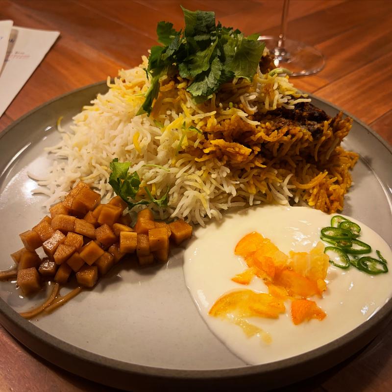 (コメジルシ 炊きたてビリヤニ専門店、そしてナチュラルワインと日本酒)