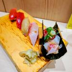 赤酢握り5貫(すごい煮干ラーメン野毛 すし 釣りきん)