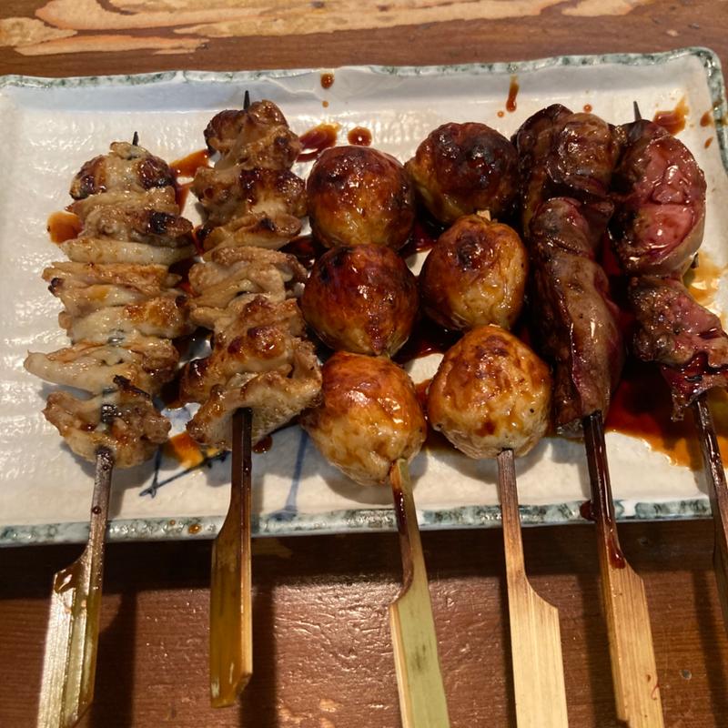 皮、レバー、つくね(やきとり 鳥料理 千扇（ちせん）)