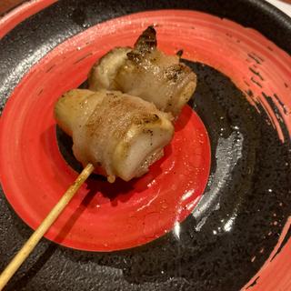 トリュフエリンギ巻き(炭火野菜巻き串と餃子 博多うずまき 海浜幕張店)