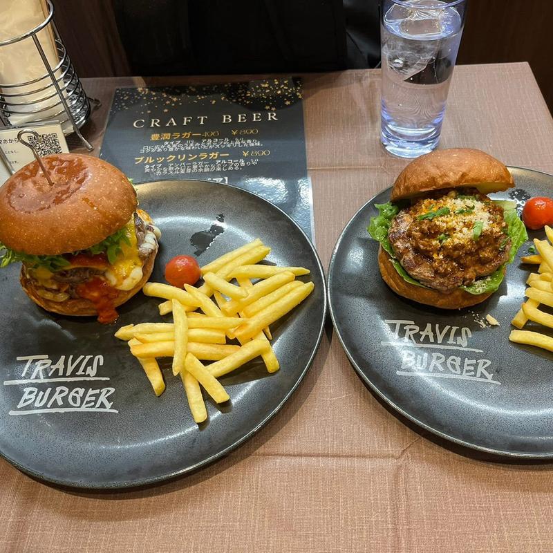 ダブルチーズバーガー ボロネーゼバーガー(TRAVIS BURGER)
