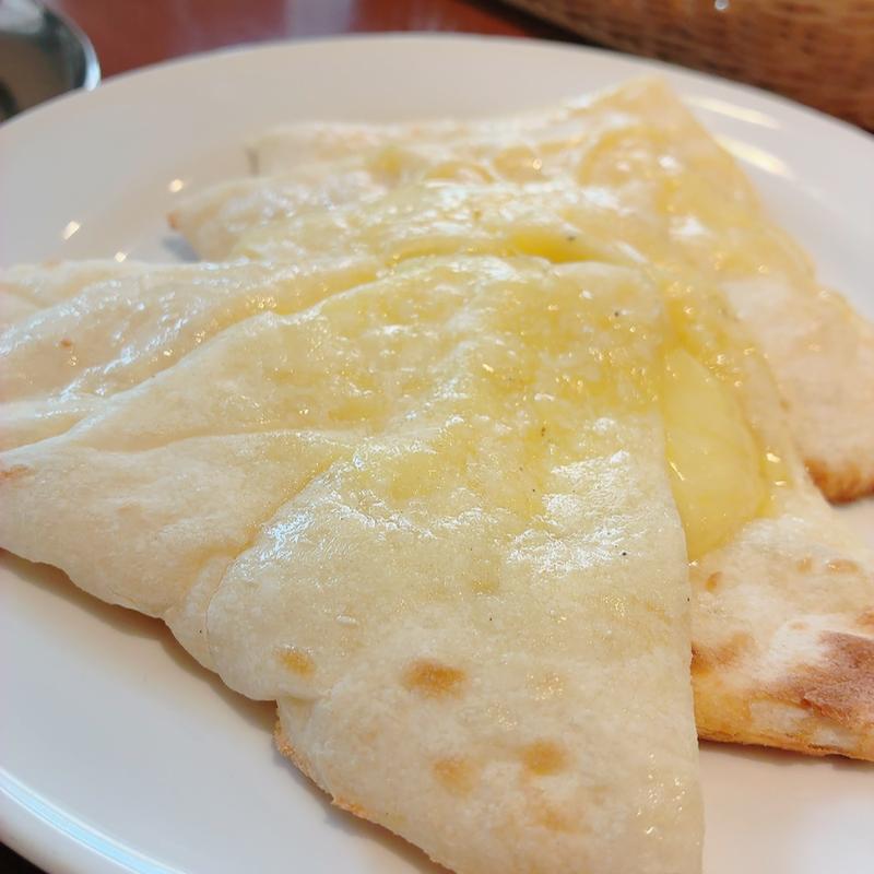 チーズナン(アジア料理sapana （サパナ【旧店名】ベン タ イン）)