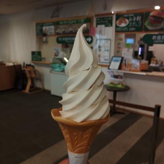 国見ソフトクリーム　もも