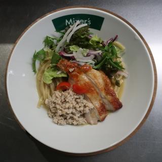 グリルチキン＆サラダ(まぜそば専門店 Mixer’s 原宿店)