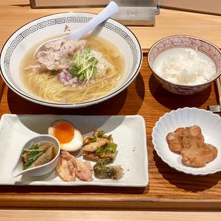 大月ラーメン定食