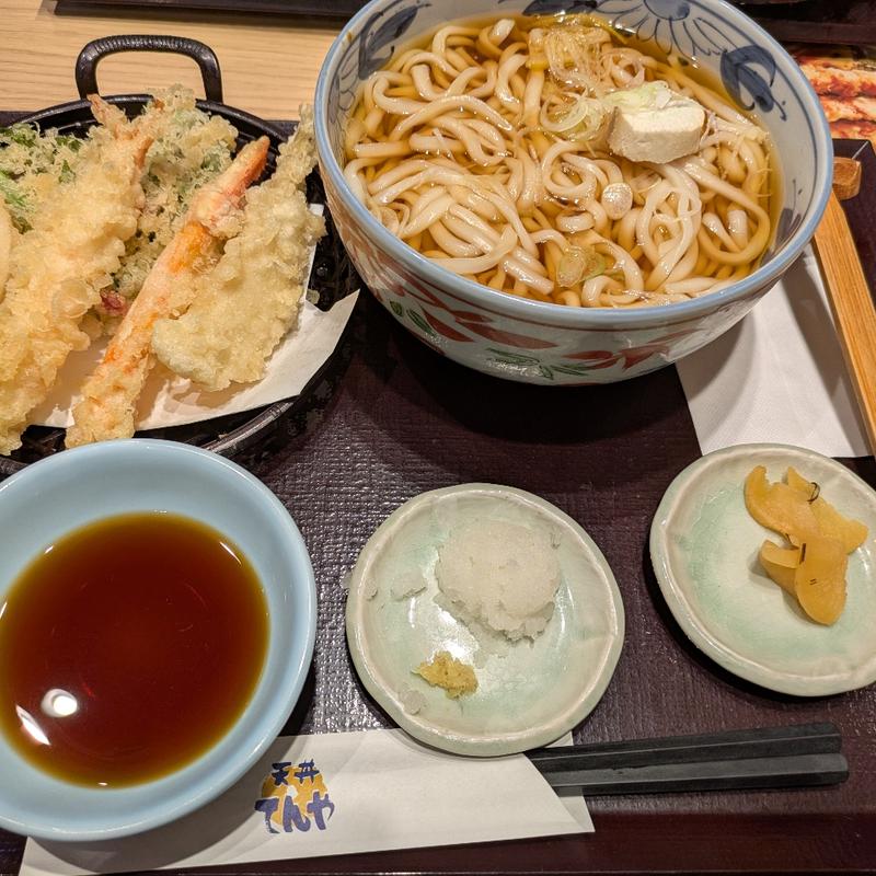 蟹とふぐの冬天ぷらと藪そば(うどん変更＆大盛り)(天丼てんや 学芸大学店)
