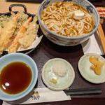 蟹とふぐの冬天ぷらと藪そば(うどん変更＆大盛り)