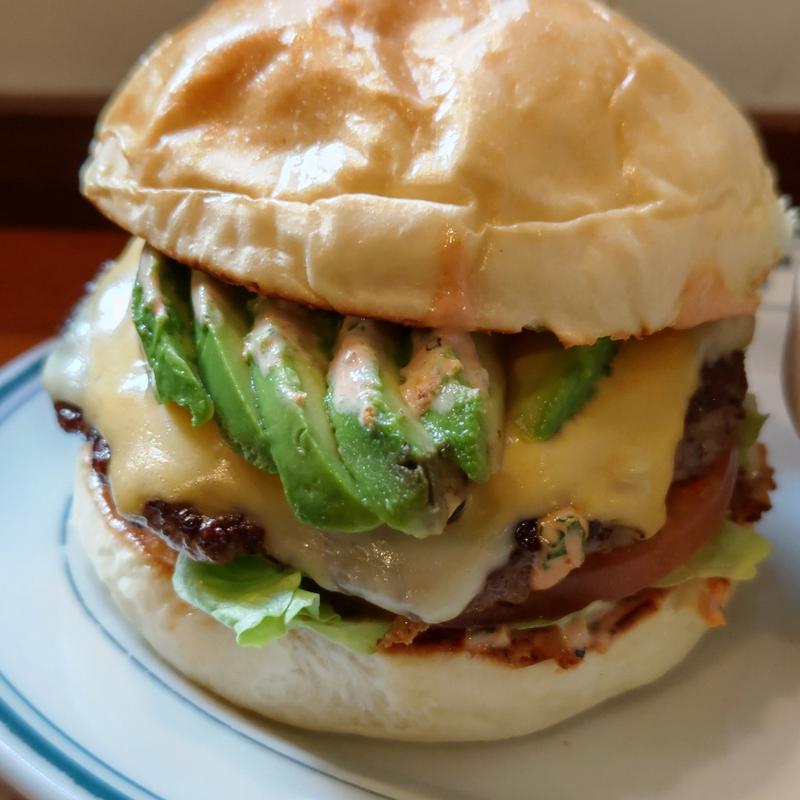 アボカドチーズバーガー(バーガージョーズ 元町店)