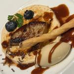 フォアグラのポワレ 醤油のブリュレと焼き茄子のアイスクリーム添え ソースモレ(メインダイニングルーム ル・トリアノン)