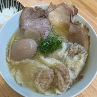 MIX煮干チャーシューワンタン塩 煮卵(地球の中華そば)
