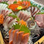 刺身盛り合わせ(直売所 ATOM （チョクバイジョ アトム）)