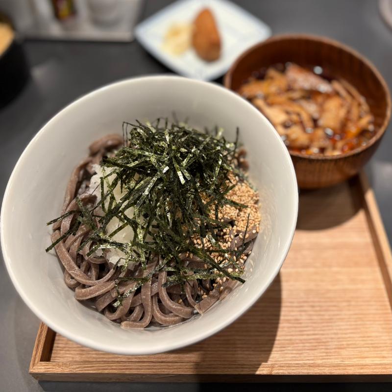 たっぷりキノコの 柚子おろしそば(酢重正之・楽)