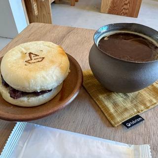 あんバターマフィン アメリカーノ(風とCOFFEE 喫茶カゼコ)