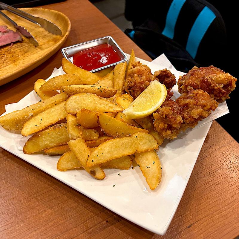フライドチキン＆フライドポテト(シュラスコキング 新宿店)