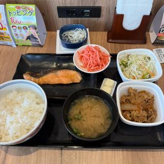 焼魚牛小鉢定食　納豆