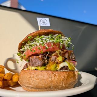 サーロインステーキバーガーわさびモッツァスプラウトver.